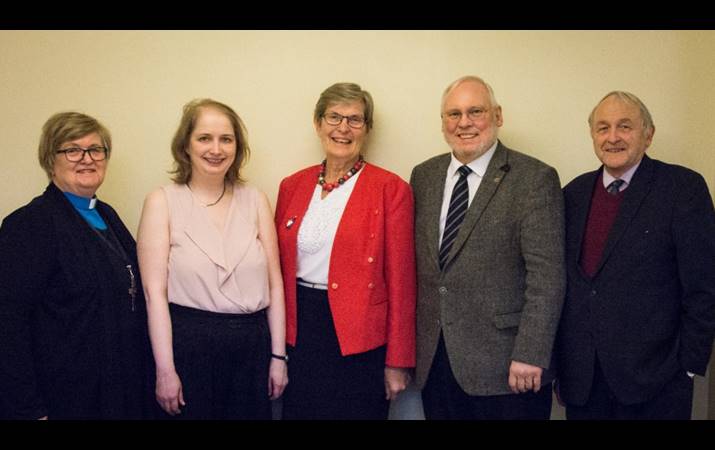 Á myndinni eru frá hægri Lára G. Oddsdóttir, formaður félagsins, Una Margrét Jónsdóttir, Guðrún Lára Ásgeirsdóttir, ritari, Birgir Thomsen gjaldkeri og Halldór Gunnarsson, varaformaður.