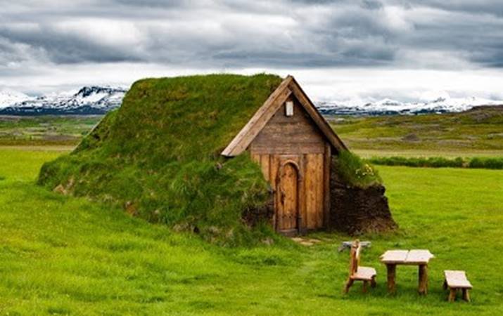 Geirsstaðakirkja í landi Litla-Bakka í Hróarstungu