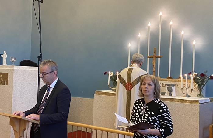 Jón Atli Benediktsson rektor Háskóla Íslands les ritningarlestur