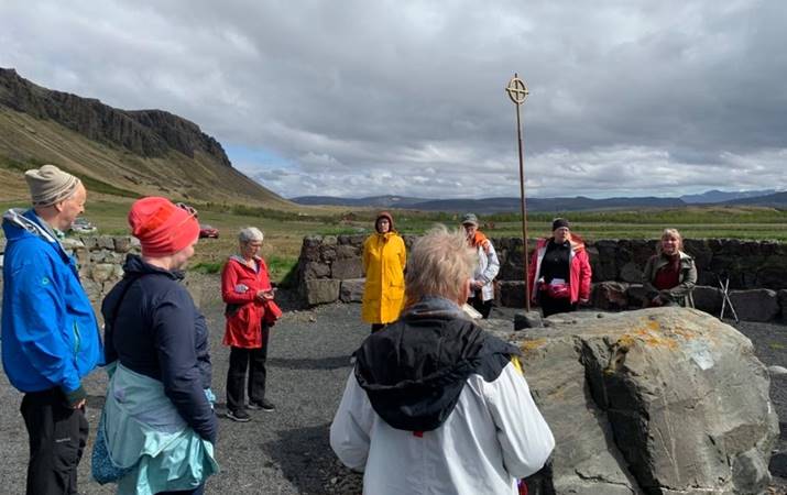 Við altarið á Esjubergi - helgistund