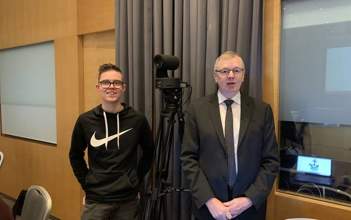 Daníel Máni Davíðsson og Hermann Björn Erlingsson sáu um tæknimálin á kirkjuþingi á Grand Hotel Reykjavík