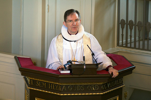 Hr. Karl Sigurbjörnsson, biskup Íslands, prédikar
